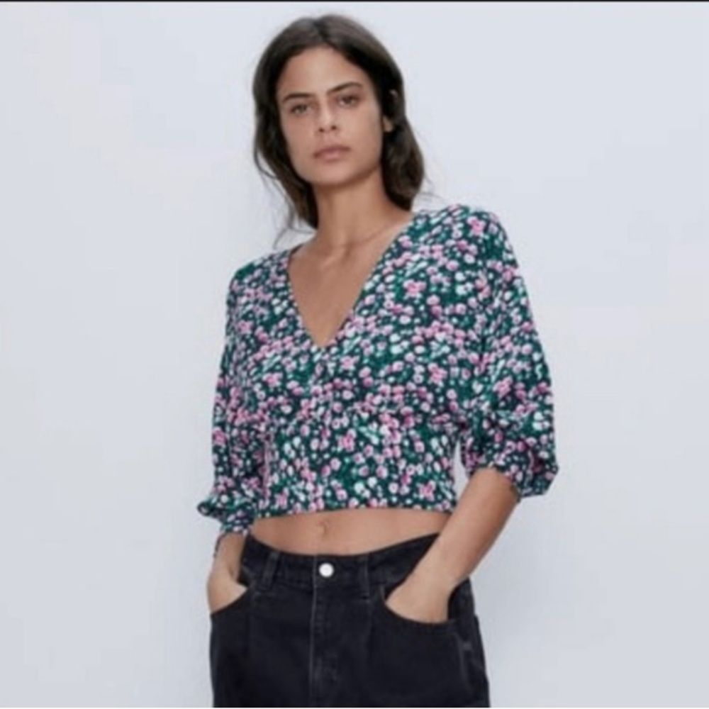 Zara Floral V-Neck Crop Top - Green and Pink size small